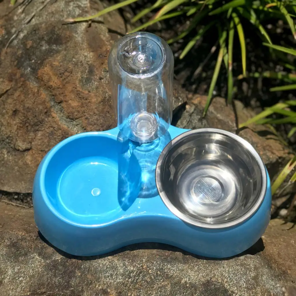 comedero y bebedero de colores para mascotas