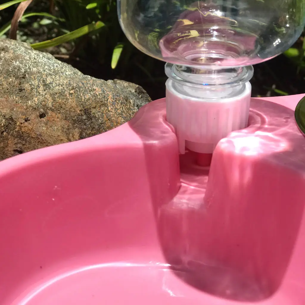 bebedero de boquilla mascotas